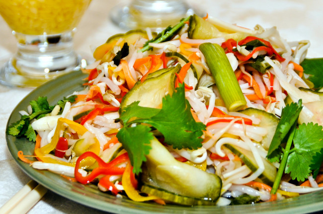 Обои картинки фото еда, салаты,  закуски, вьетнамская, кухня