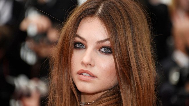 Обои картинки фото thylane blondeau, девушки, thylane, blondeau, портрет, лицо, шатенка, девушка, модель, актриса, франция, француженка, красотка, сексуальная, поза, взгляд, макияж