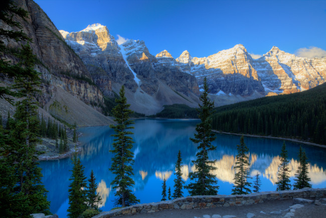 Обои картинки фото природа, пейзажи, горы, озеро, канада, moraine, lake