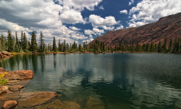 Картинка природа реки озера горы озеро облака деревья камни