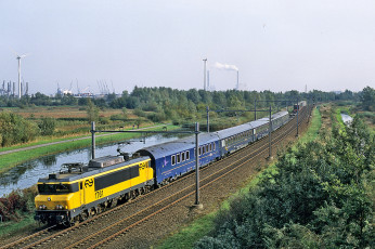 Картинка техника поезда локомотив рельсы вагоны пассажирский состав железная дорога