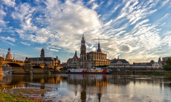 Обои картинки фото dresden, города, дрезден, германия, мост, река, город, здания, облака