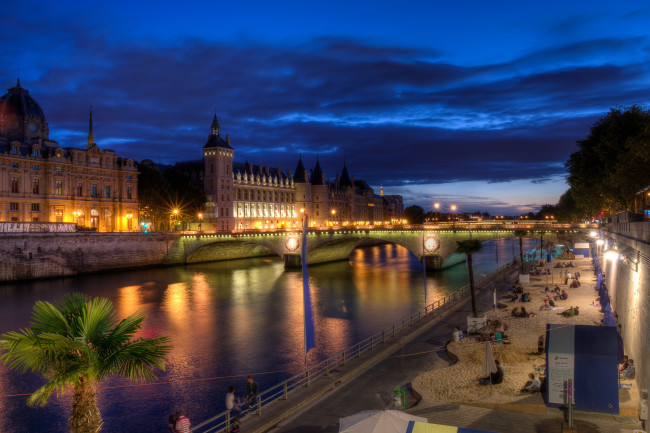 Обои картинки фото города, париж, франция, дома, ночь, огни, мост, сена