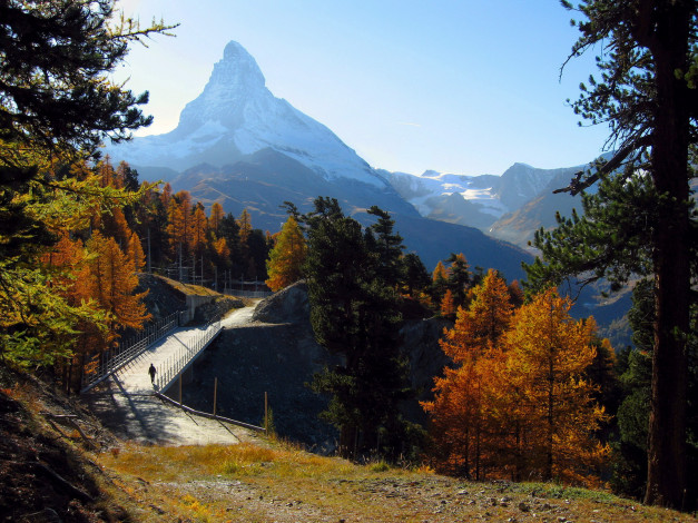 Обои картинки фото природа, горы, осень, мост, деревья