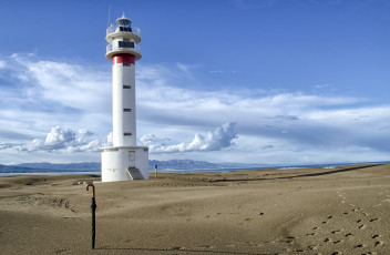 Картинка природа маяки маяк зонтик песок пляж