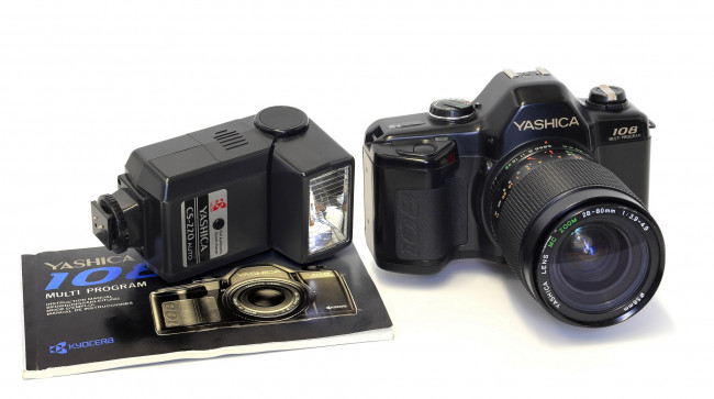 Обои картинки фото yashica 108 multi program, бренды, бренды фотоаппаратов , разное, фотокамера
