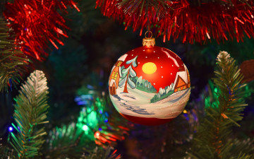 Картинка праздничные шары игрушка праздник красный рождество шарик новый год ёлочные игрушки мишура ёлка украшения ярко