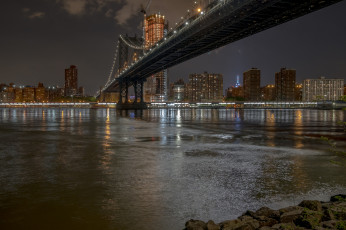 обоя manhattan bridge, города, нью-йорк , сша, мост, река, огни, ночь