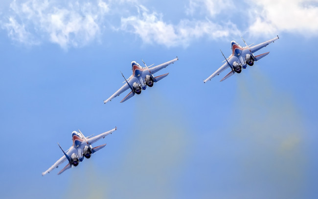 Обои картинки фото су-30см, авиация, боевые самолёты, русские, витязи, группа, высшего, пилотажа, военная, военно-воздушные, силы