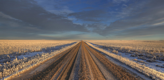 Обои картинки фото природа, дороги, зима, небо, поле, дорога, иней, снег