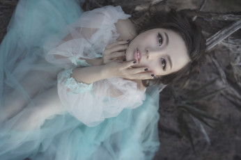 Картинка девушки -unsort+ азиатки платье лицо азиатка маникюр руки взгляд