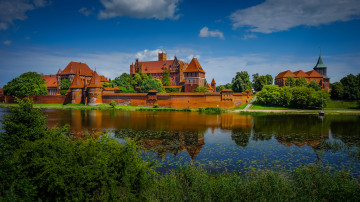 обоя malbork castle, города, замки польши, замок, река