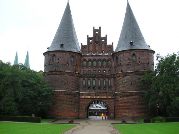 Обои картинки фото luebeck, города, исторические, архитектурные, памятники