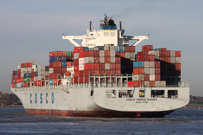 Обои картинки фото cosco prince rupert, корабли, грузовые суда, контейнеровоз, порт, акватория