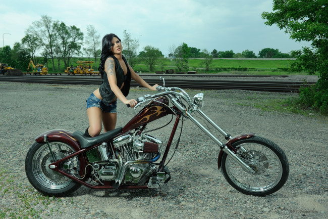 Обои картинки фото мотоциклы, мото с девушкой, девица, байк