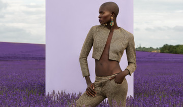 Картинка ajuma+nasanyana девушки -unsort+ темнокожие мулатка девушка костюм африка поза ajuma nasanyana фотомодель модель