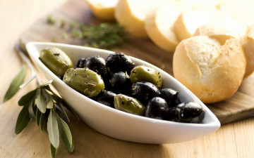 обоя еда, оливки, булочки, маслины