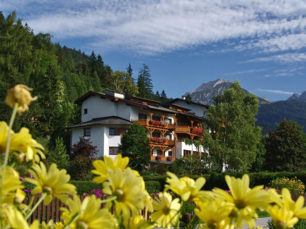 Обои картинки фото kaprun, austria, города, здания, дома