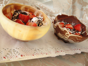 Картинка автор varvarra еда мороженое десерты десерт шоколадные тарелки клубника