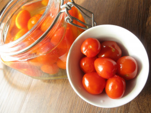 Картинка автор varvarra еда помидоры тарелка банка маринад томаты