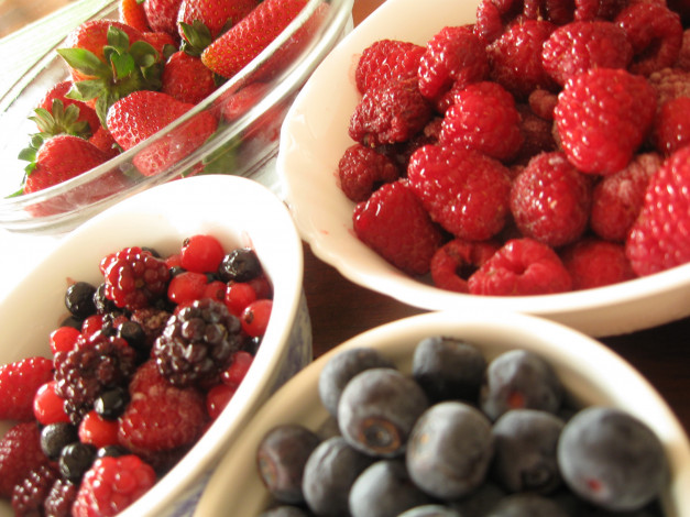 Обои картинки фото автор, varvarra, еда, фрукты, ягоды, клубника, голубика, малина, ежевика