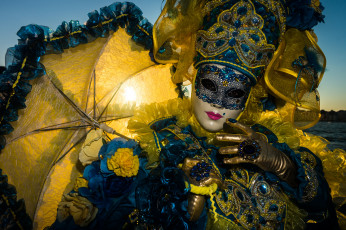 Картинка разное маски +карнавальные+костюмы зонтик маска платье