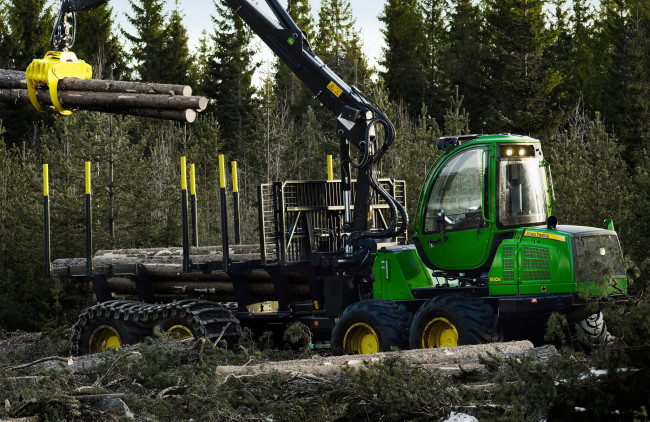 Обои картинки фото john deere 1510e forwarder, техника, тракторы, лесозаготовка, колесно-гусеничный, трактор