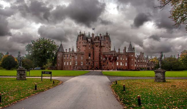 Обои картинки фото glamis castle шотландия, города, замки англии, glamis, замок, шотландия, scotland, castle