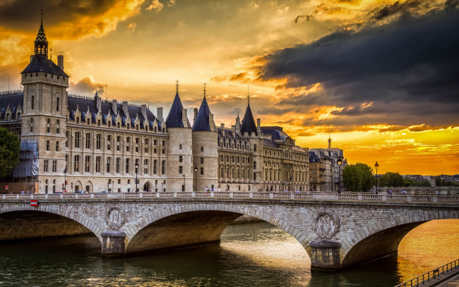 Обои картинки фото города, - мосты, закат, вечер, conciergerie, королевский, замок, франция, париж