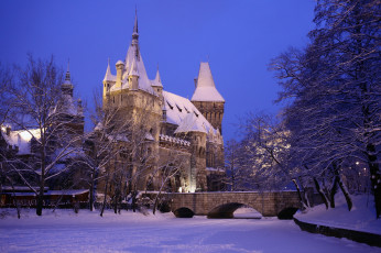 обоя vajdahunyad, castle, budapest, hungary, города, будапешт, венгрия, снег, зима, замок