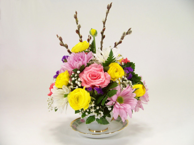 Обои картинки фото цветы, букеты,  композиции, композиция, чашка, хризантемы, розы, лютики