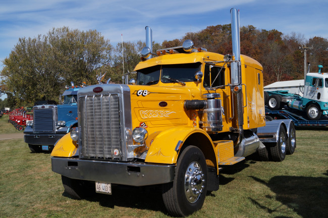 Обои картинки фото 1968 peterbilt model 288, автомобили, peterbilt, грузовики, седельные, motors, company, сша, тягачи, классические