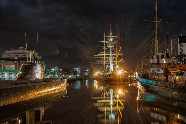 Обои картинки фото корабли, порты ,  причалы, огни, ночь