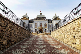 обоя galician castle,  slovakia, города, - католические соборы,  костелы,  аббатства, собор, перила, мозаика, плитка