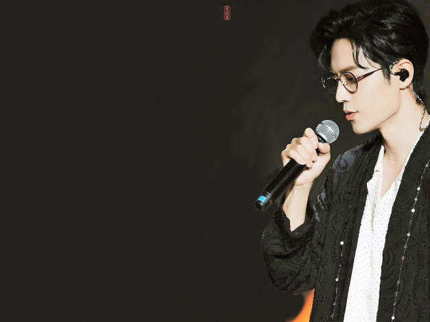 Обои картинки фото мужчины, xiao zhan, актер, очки, микрофон