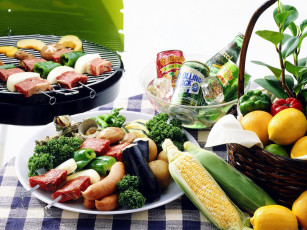обоя еда, шашлык,  барбекю, овощи, мясо, напитки, лимон, кукуруза