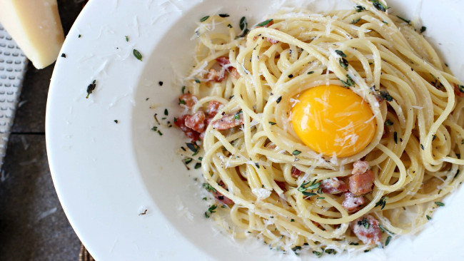 Обои картинки фото еда, макаронные блюда, паста, макароны, яйцо, спагетти