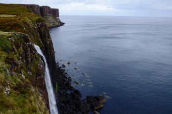 Картинка mealt falls isle of skye scotland природа водопады побережье скала шотландия остров скай loch kilt rock озеро