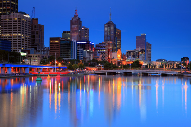 Обои картинки фото мельбурн, австралия, города, огни, ночного, дома, ночь, море