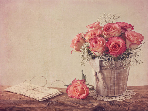 Обои картинки фото цветы, розы, гипсофила, письма, винтаж, букет, бутоны