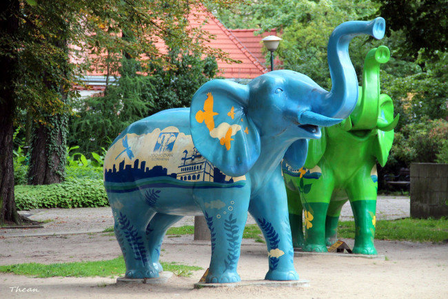 Обои картинки фото разное, садовые и парковые скульптуры, слоны, цветные