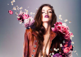 Картинка девушки -unsort+ брюнетки +шатенки цветы украшение цепи девушка кожанка куртка шатенка