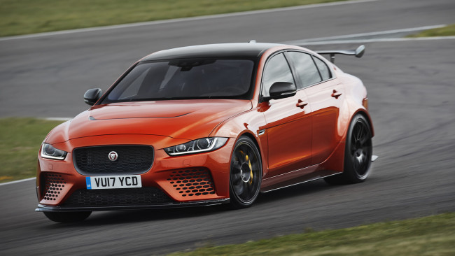 Обои картинки фото jaguar xe-sv project-8 2018, автомобили, jaguar, 2018, project-8, xe-sv