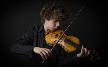 Картинка музыка -другое парень скрипка юноша
