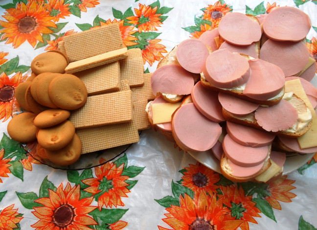Обои картинки фото еда, бутерброды,  гамбургеры,  канапе, печенье, вафли, сыр, колбаса, хлеб