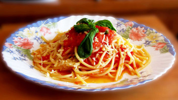 обоя еда, макаронные блюда, базилик, сыр, соус, спагетти