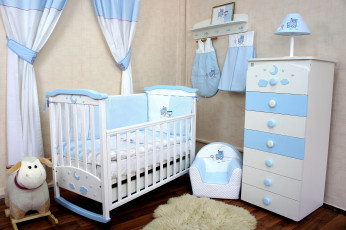 обоя интерьер, детская, комната, голубой, комод, лампа, шторы, кроватка