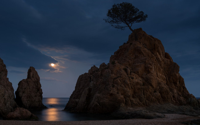 Обои картинки фото природа, побережье, испания, ночь, лунный, свет, коста, брава