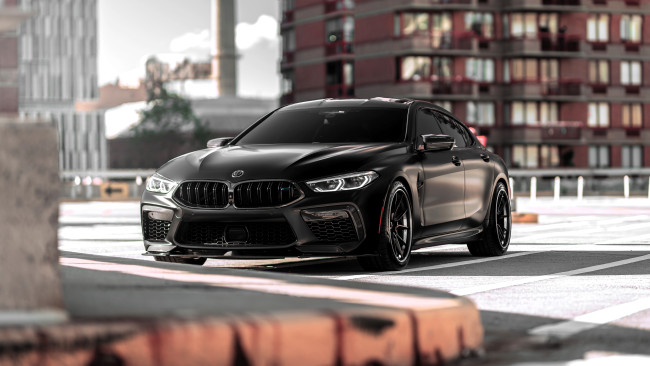 Обои картинки фото bmw m8, автомобили, bmw, черный, парковка, дома