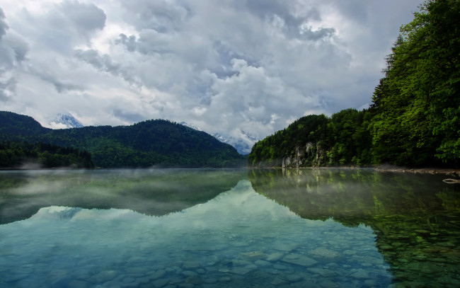 Обои картинки фото природа, реки, озера, вода, гора, небо, облака, туманы, деревья
